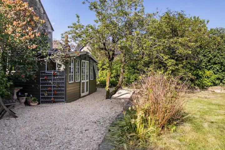 The Lodge - A Tranquil Escape Atworth Экстерьер фото